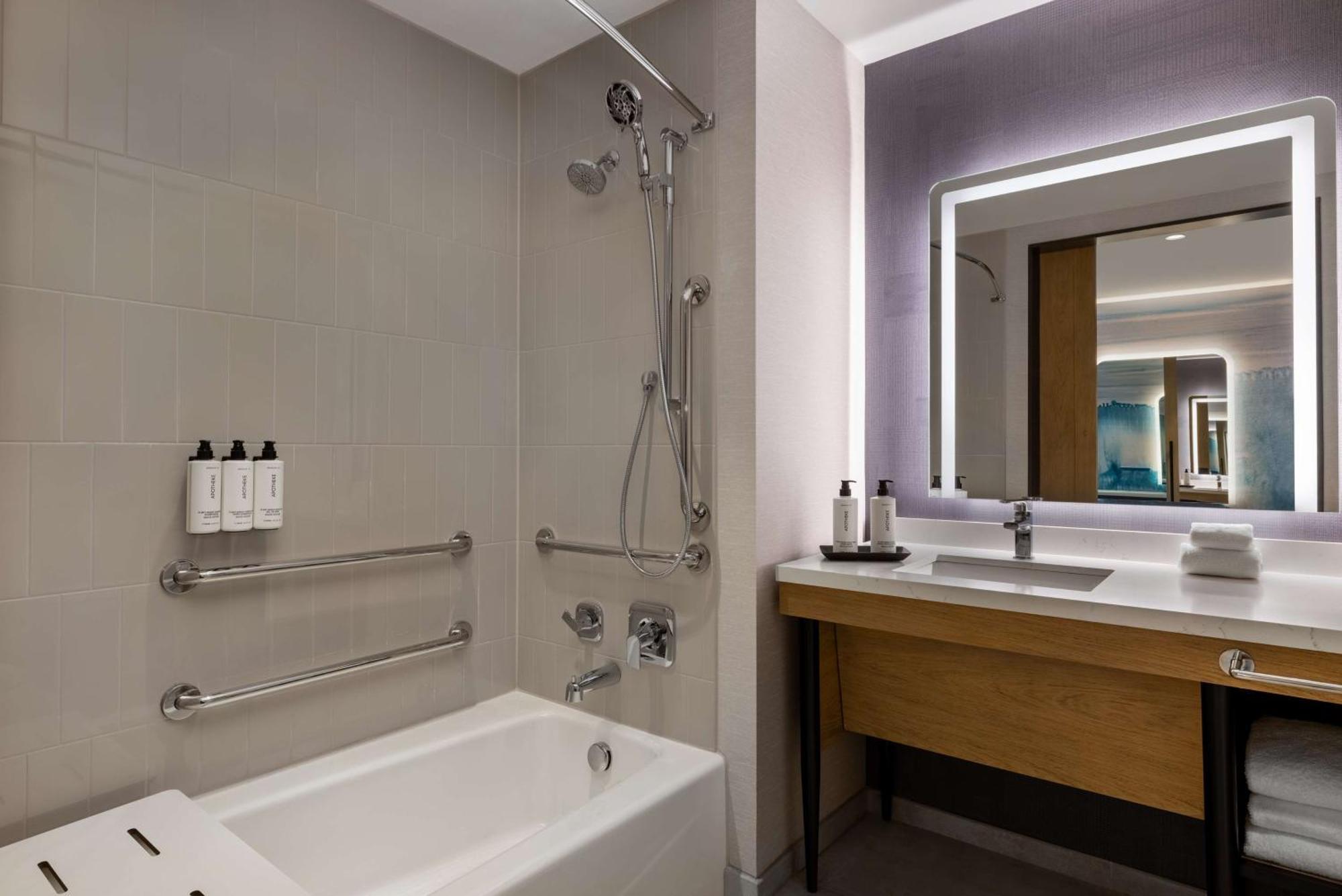 Tempo By Hilton Louisville Downtown Nulu Екстер'єр фото